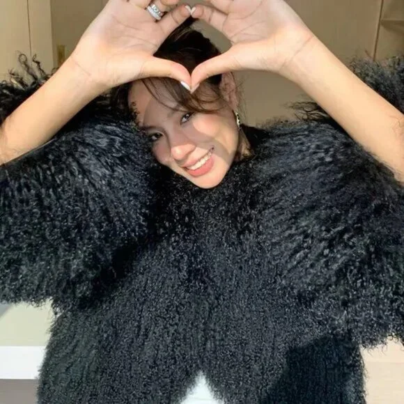 πUBER GORGE!πVTG 70s Vibe Boho Chic Black Faux Mongolian Lamb Fur Jacket - Picture 5 of 16